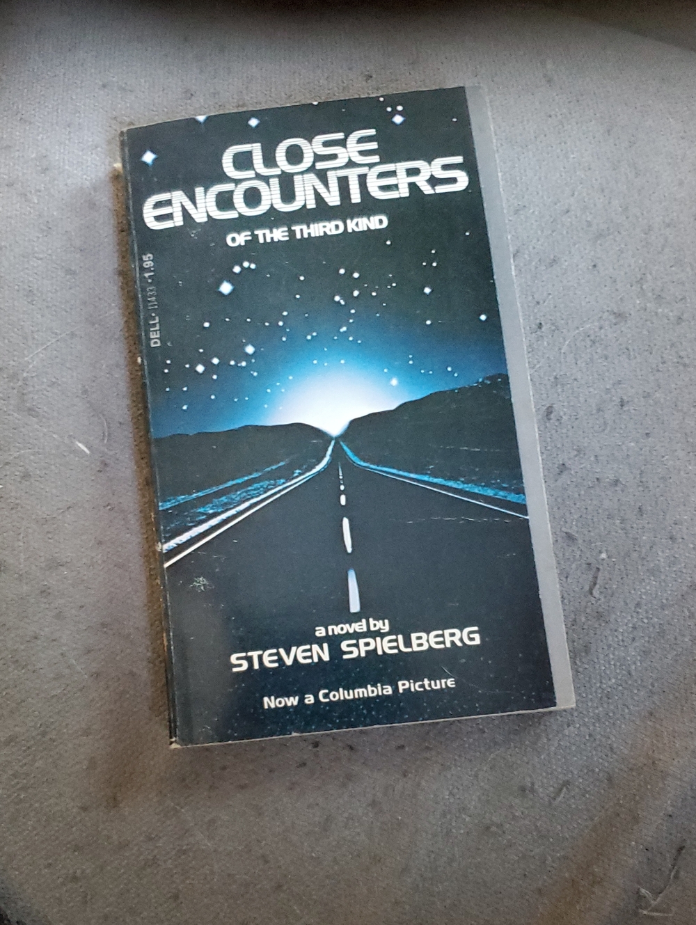 Steven Spielberg Close Encounters of the Third Kind — Black/Blue Cover